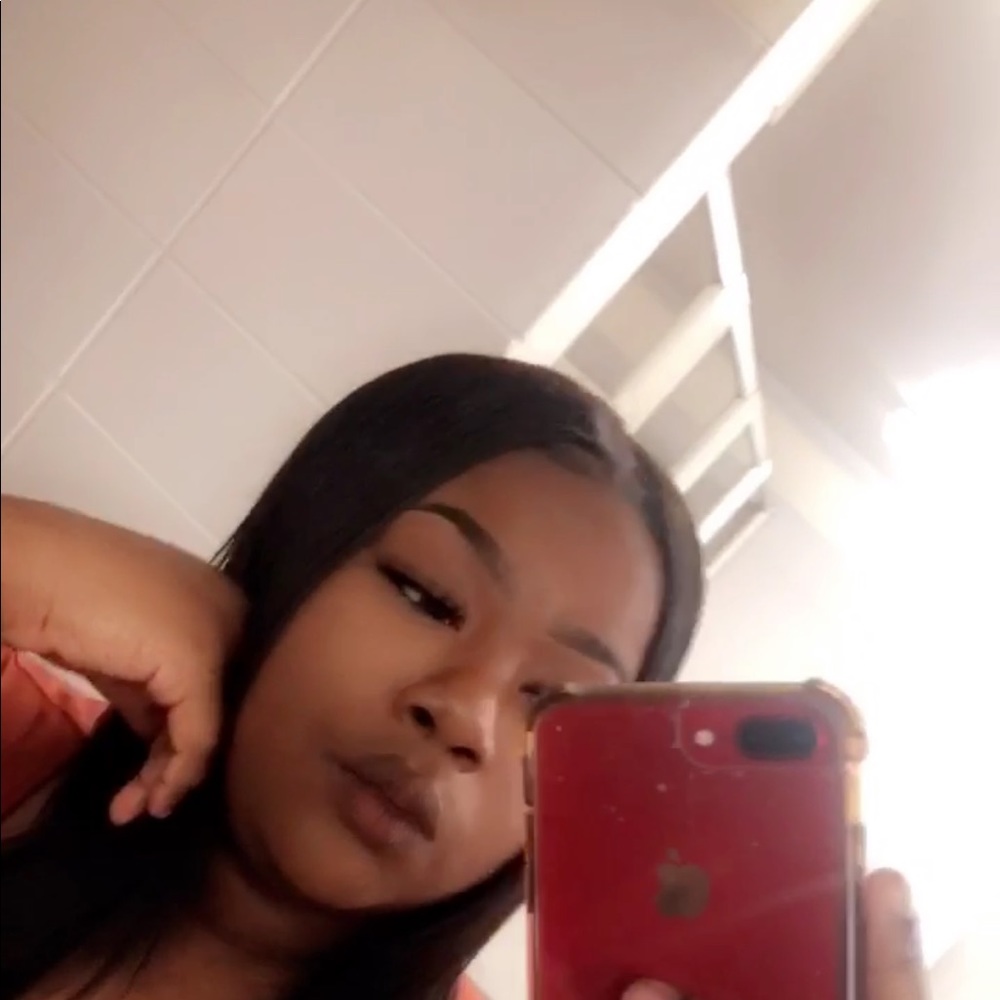 Meet your Posher, Kaylah